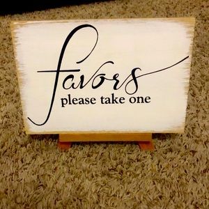 Favors wooden sign for table